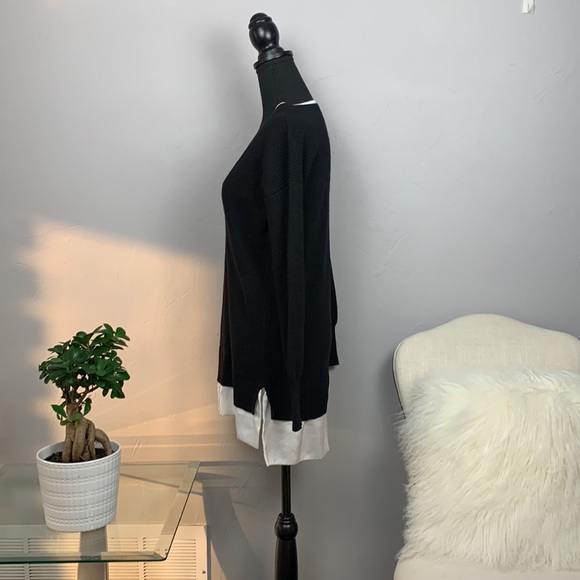 White House Black Market V-Neck Sweater - Picture 3 of 5